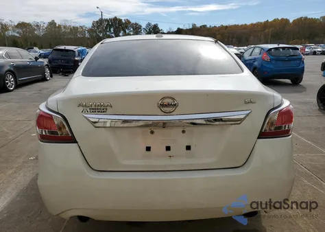 2015 Nissan Altima 2.5 z USA, uszkodzony, nr VIN 1N4AL3AP7FN393344